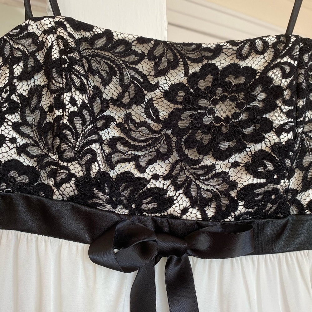 Brand New Jessica McClintock Black and White Babydoll Dress Size 8 - Picture 3 of 4